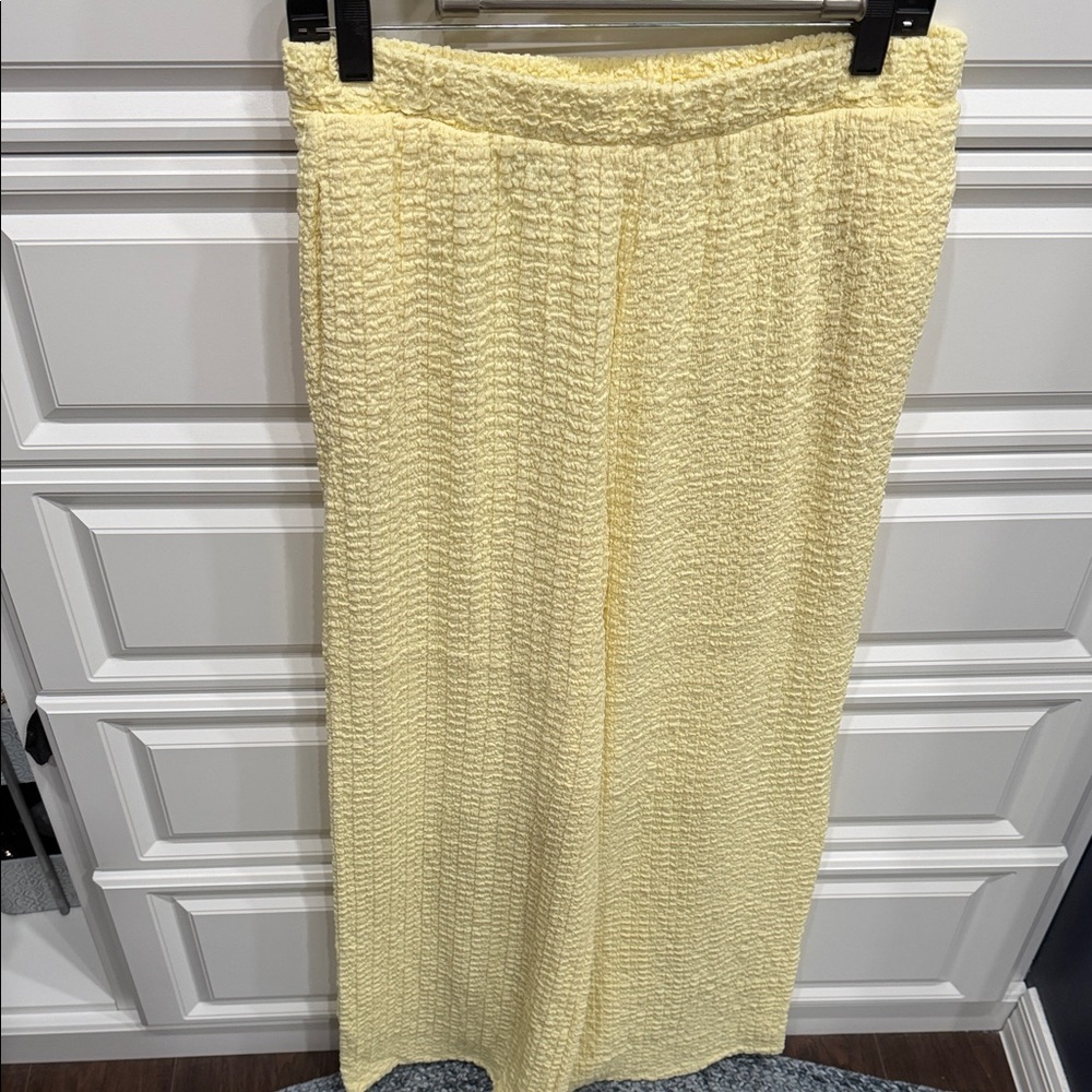 Yellow Textured Vest and Pants Set GLG Size Large Like New Good Condition - Picture 3 of 8